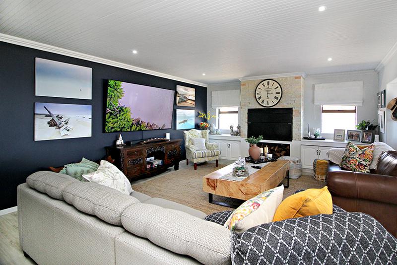 6 Bedroom Property for Sale in Reebok Western Cape